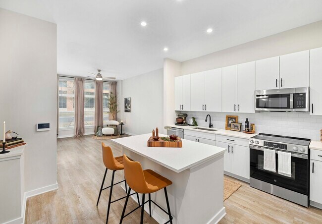 Foto del edificio - MAA Plaza Midwood