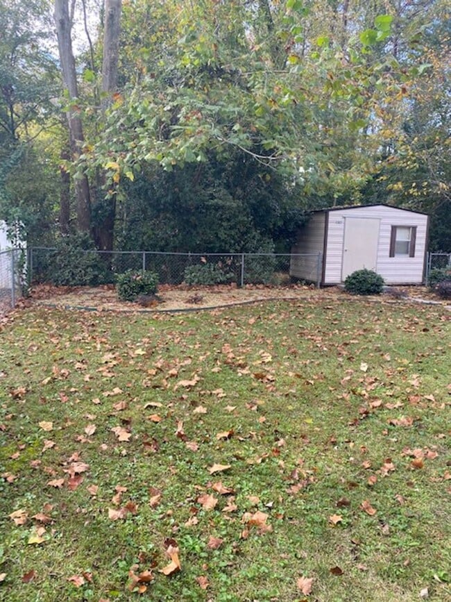 Building Photo - Quiet North Columbus Home