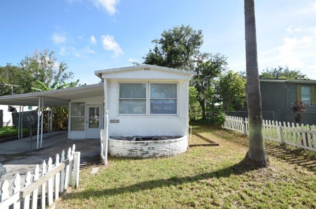 Building Photo - 3310 Peachtree Hill Rd