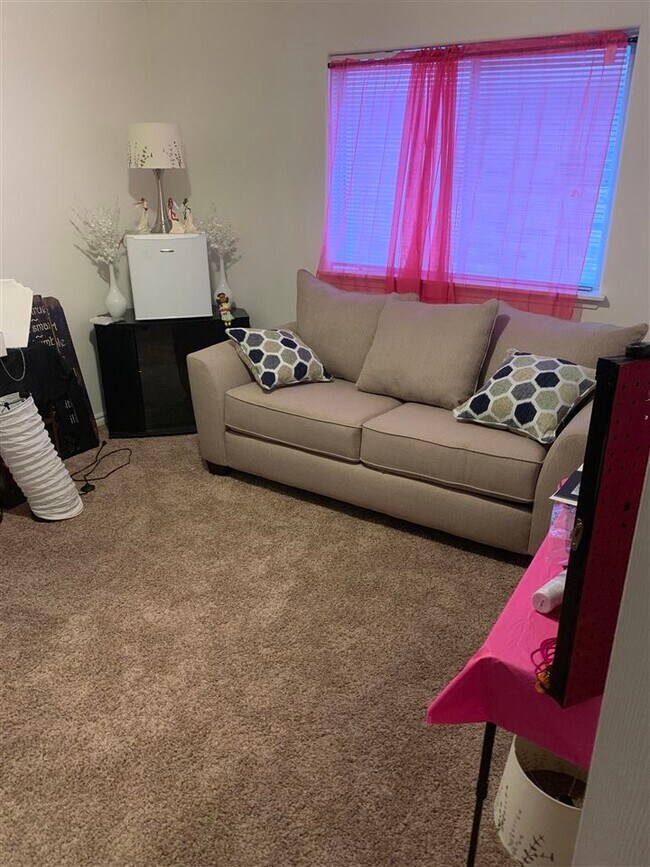 Foto del edificio - 4737 SW Greenwich Dr