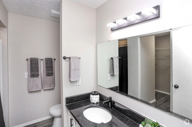 2BR, 2BA/Aurora - 1100 SF - The Eclipse Apartment Homes