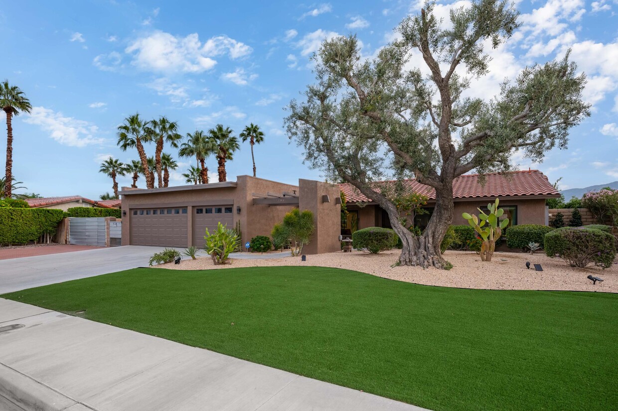 Foto principal - 1289 E Caleta Way