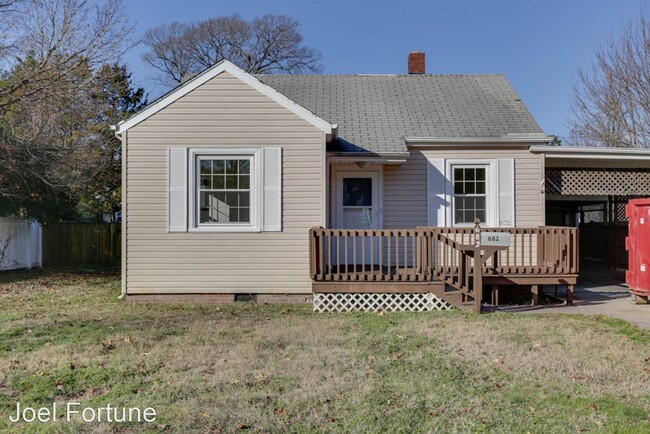 Building Photo - 3 br, 1.5 bath House - 682 Ellen Road