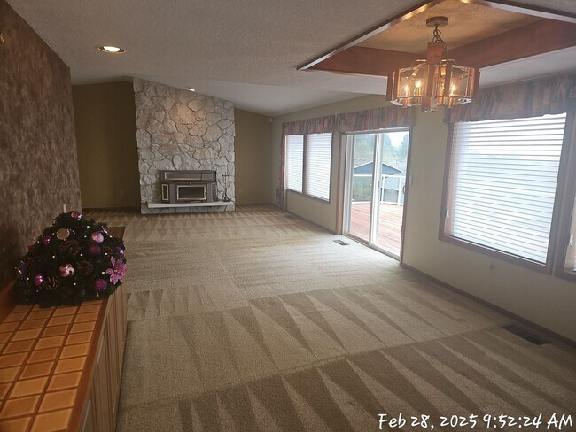 Building Photo - NE Tacoma View home in Upper Browns Point ...