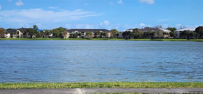 Building Photo - 5005 Wiles Rd