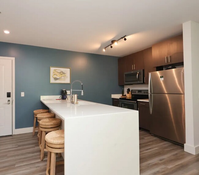 Building Photo - 3BR/3BA For Rent