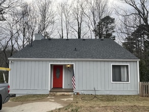 Building Photo - 352 Hollywood Cir