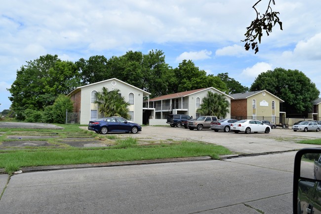 Foto del edificio - Mid City Apartment Complex