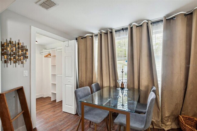 Foto del edificio - 6705 N Branch Ave