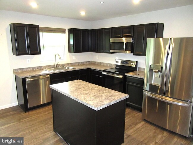 Building Photo - 19 Karina Ct