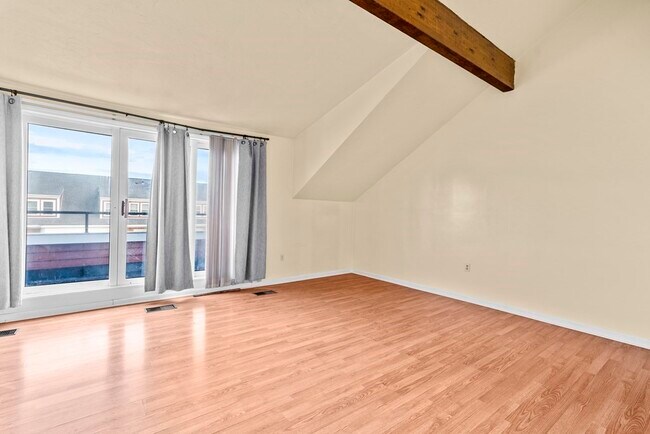 Building Photo - 158 Quincy Shore Dr