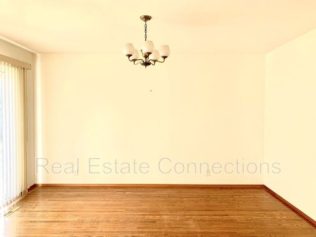 Building Photo - 12668 Cambridge Dr