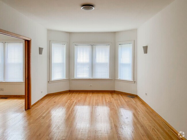 Building Photo - 4811 N Wolcott Ave