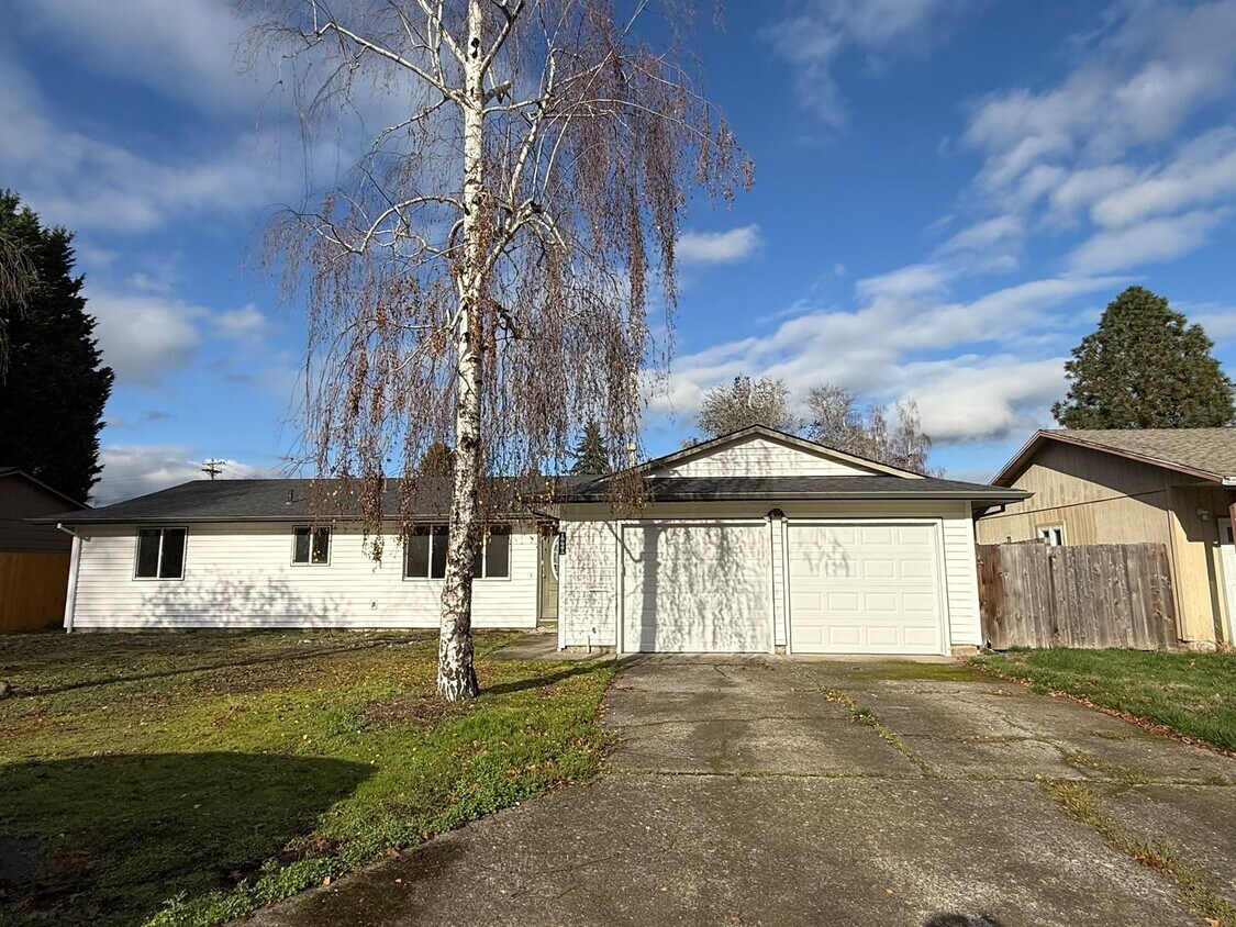 Primary Photo - Ranch Style 4 Bedroom Beaverton Home Close To Shopping!