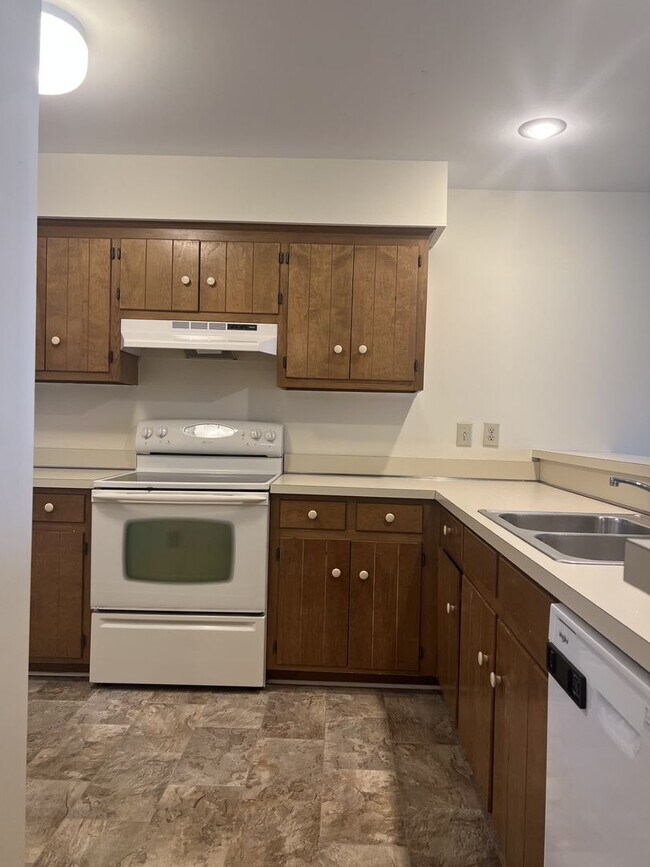 Building Photo - 110 Lantana Ln