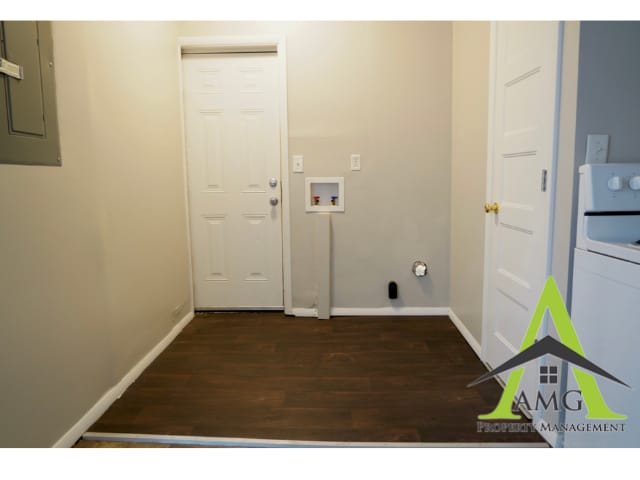 Building Photo - 621 Coffey St
