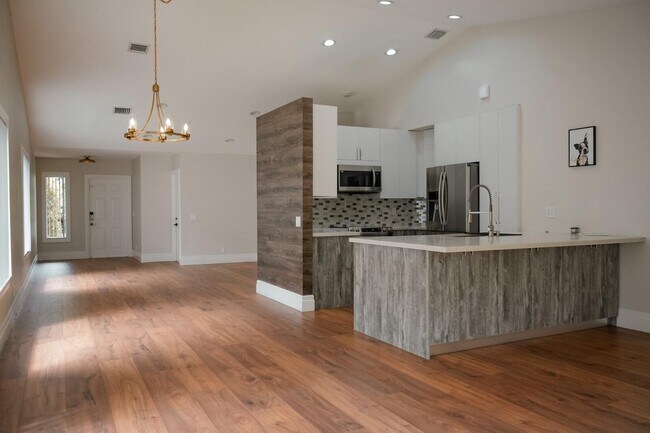 Building Photo - 1261 Majesty Terrace