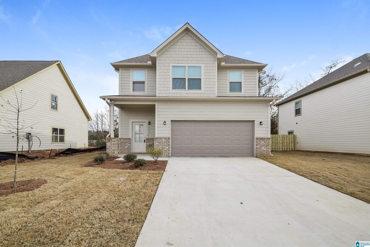 Primary Photo - 155 King Richards Way
