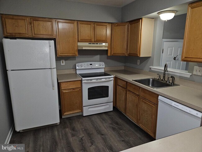 Foto del edificio - 38 Markel Rd