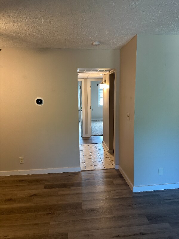 Foto principal - 715 S Golfcrest Rd
