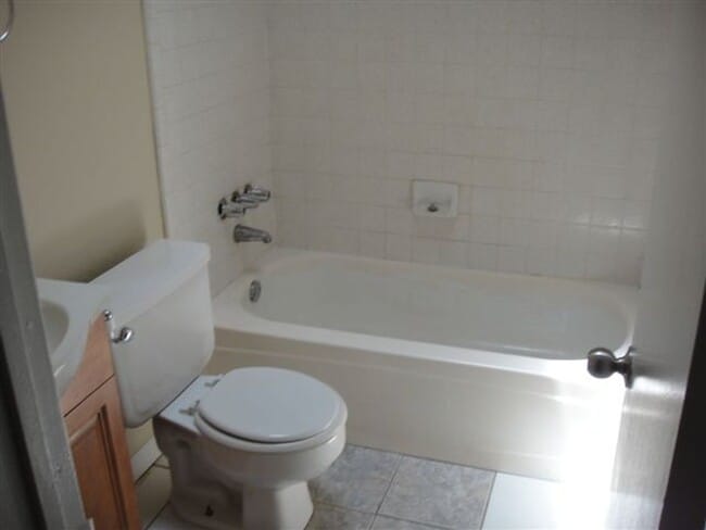 Foto del edificio - AVAILABLE MID JANUARY!