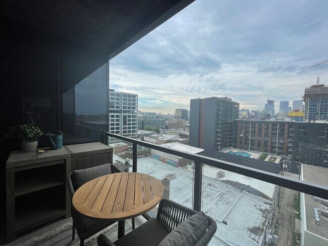 Foto del edificio - 1380 W Randolph St