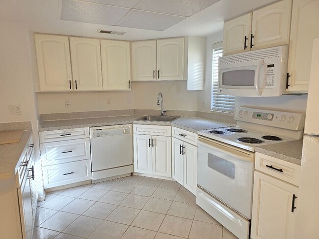 Building Photo - 1609 SW 51st St