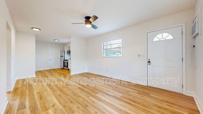 Building Photo - 6710 S Juanita St