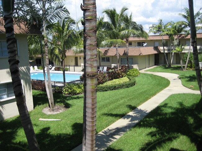 Building Photo - 14500 SW 88th Ave