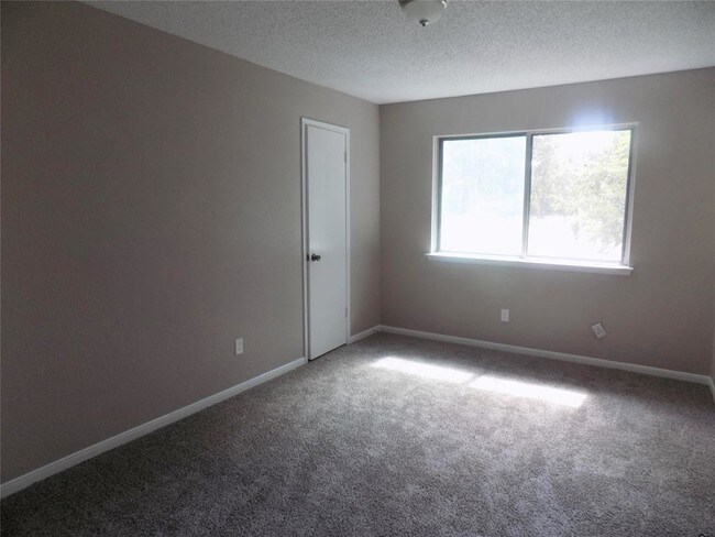 Building Photo - 23807 Spring Briar Ln