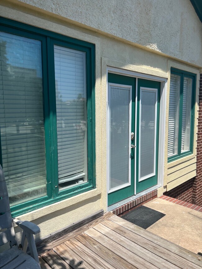 Building Photo - 133 Hopkins Blvd