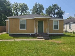 Building Photo - 4374 Monroe Ave