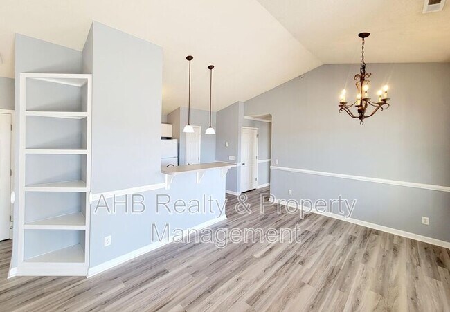 Foto del edificio - 3477 Forestdale Dr