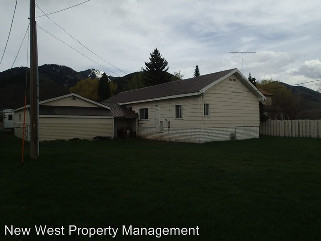 Foto del edificio - 2 br, 1.5 bath House - 554 Adams Street
