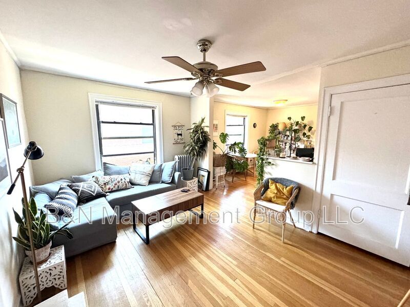 916 W Oakdale Ave Unit 3S, Chicago, IL 60657 Condo for Rent in Chicago, IL