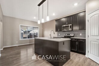 Building Photo - 342 Desrochers Blvd SW