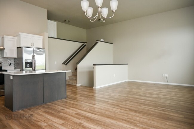 Building Photo - 4 Bed 3 Bath House for Rent!