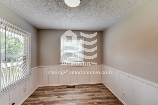 Building Photo - 9006 Beverly Dr N
