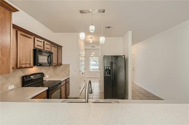 Building Photo - 271 Housefinch Loop