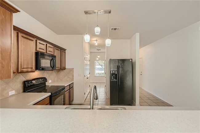 Foto del edificio - 271 Housefinch Loop