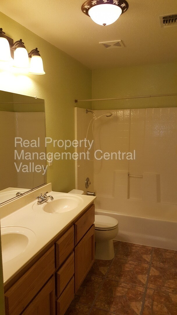 Foto del edificio - 2426 Rio Gabriel St