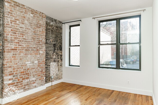 Building Photo - 393 Greene Ave