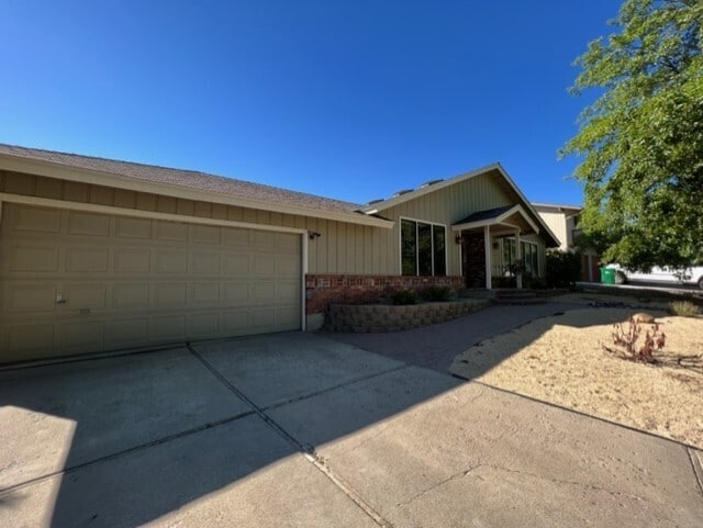 Building Photo - 3535 Southamton Dr.