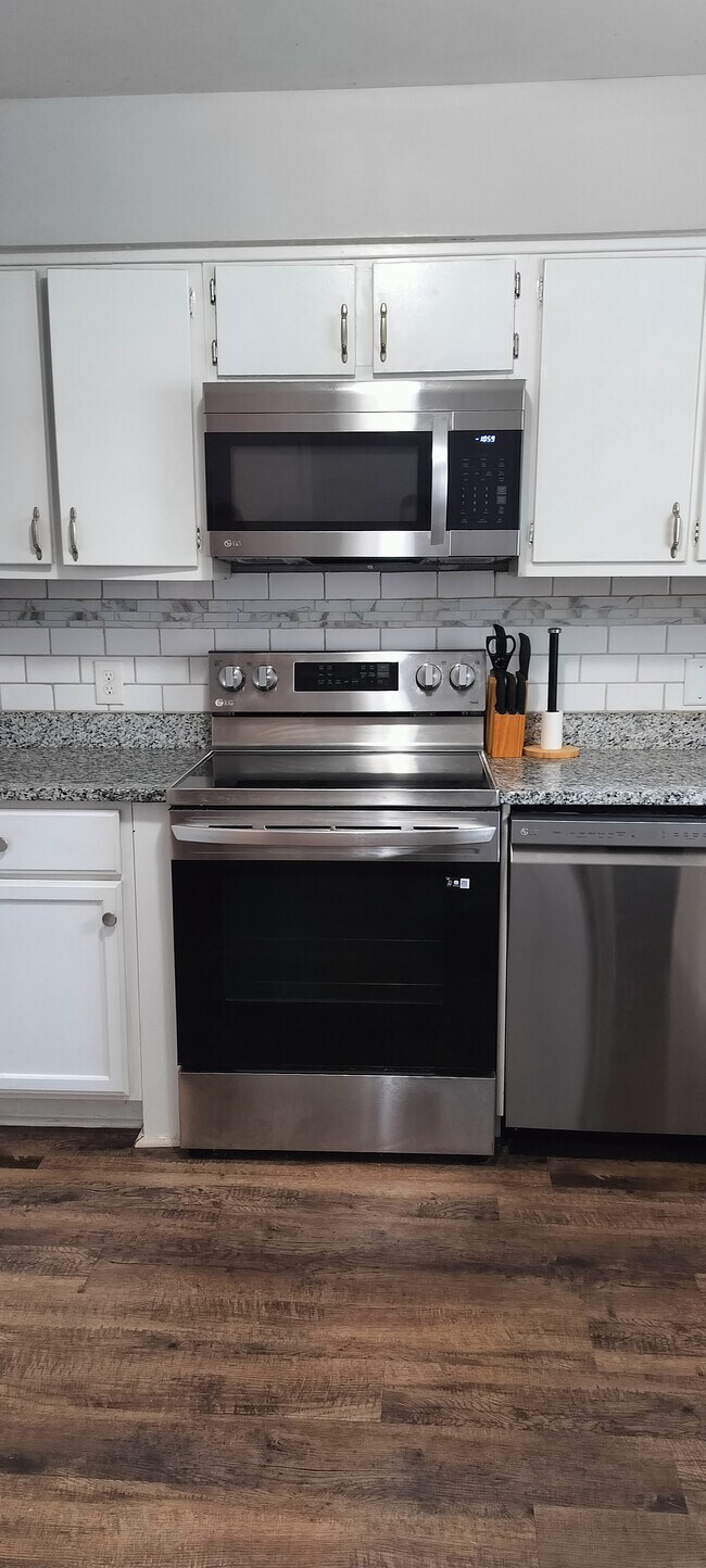 Foto del edificio - 6354 Old Pineville Rd