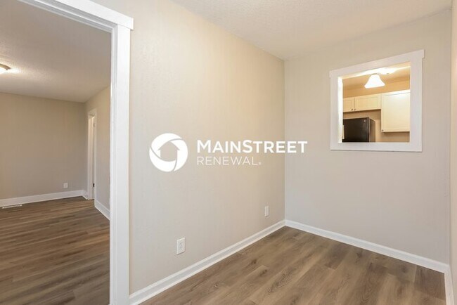 Foto del edificio - 3 Bedroom Pet-Friendly Home in INDEPENDENC...
