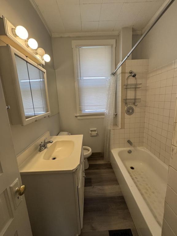 Foto del edificio - 4417 Kemper Ave