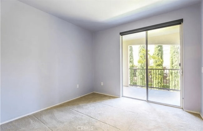 Building Photo - 2240