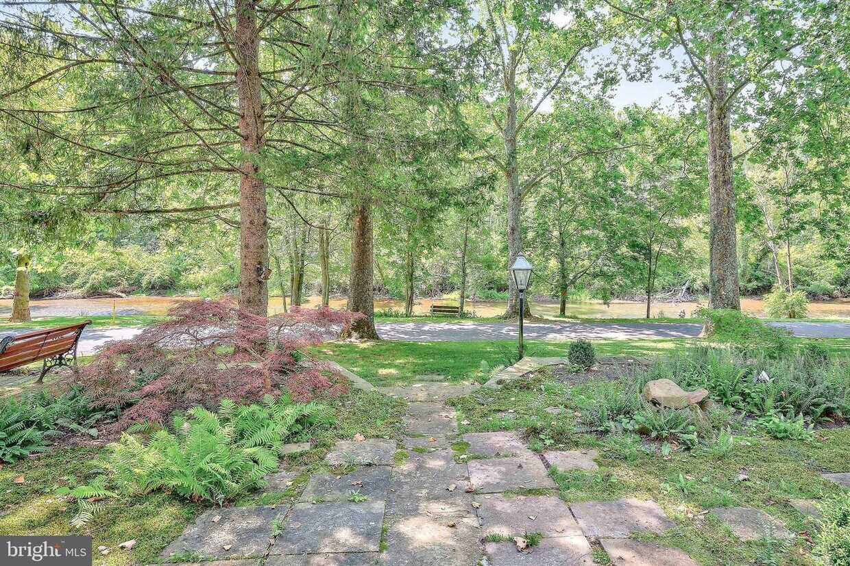 Primary Photo - 719 McCormick Rd