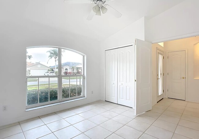 Building Photo - 1062 Crystal Creek Dr