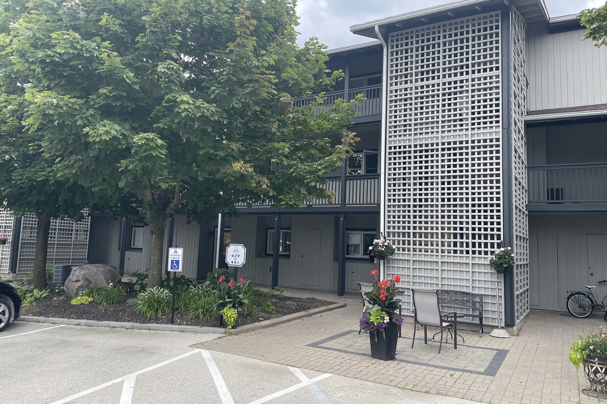 Primary Photo - 432 Mariners Way